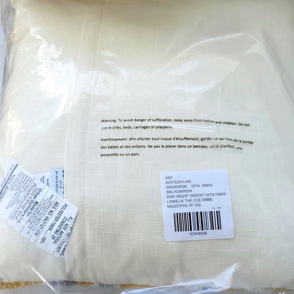 Lemieux et Cie Hooked Colombe pillow - Picture 7 of 7